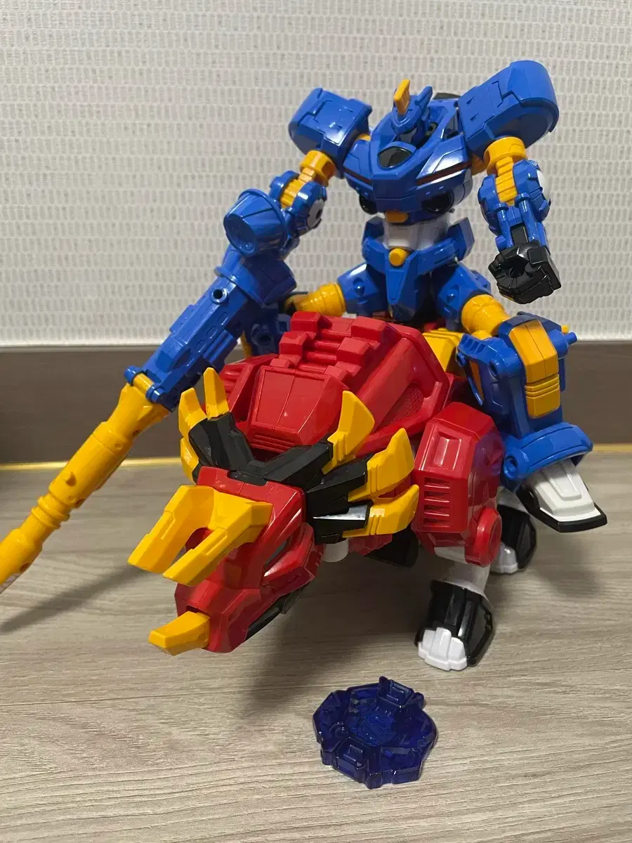 Free Shipping) Strongest Dinosaur Mini Force Buster G / Lex Kaiser  #미니특공대,#메탈카드봇,#또봇,#헬로카봇,#변신로봇 on Bunjang Global Site.