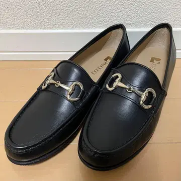 [미사용에 가까움] 파스쿠치 비트 로퍼 가죽 블랙 3238