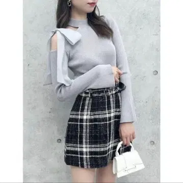 dazzlin 원숄더 리본 니트탑 그레이