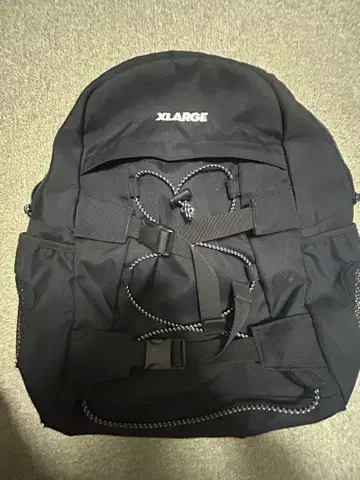XLARGE 블랙 백팩