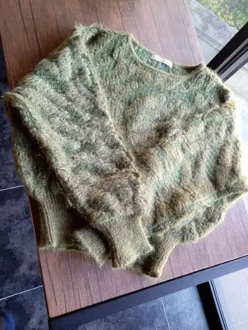 세련된 따뜻한 스웨터