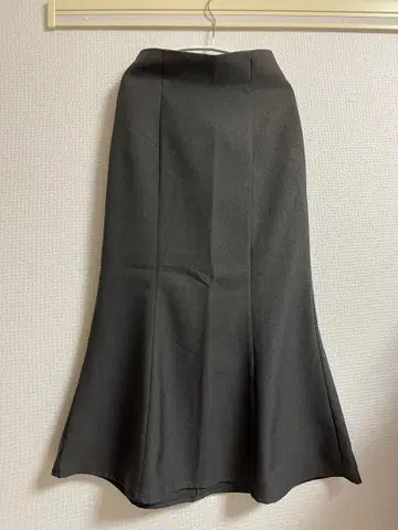 LOWRYS FARM 그레이 플레어 스커트