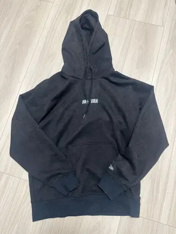 뉴에라 후드티
