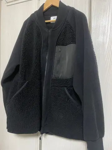 UNIQLO 화이트 마운티니어링 플리스 자켓