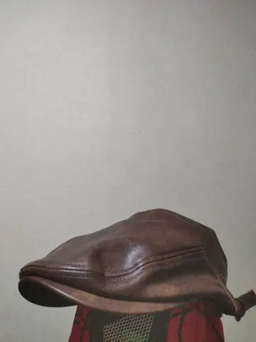 브라운 가죽 헌팅모