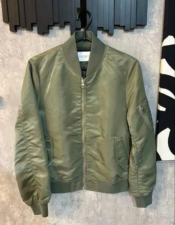 올리브 그린 MA-1 자켓