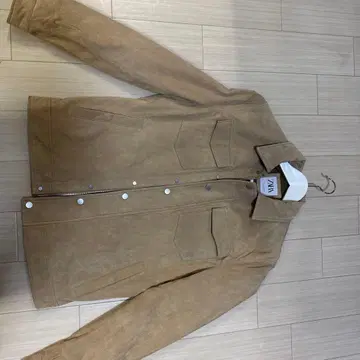 미니멀리스트 세일 중 돈피 베이지 버튼 달린 자켓