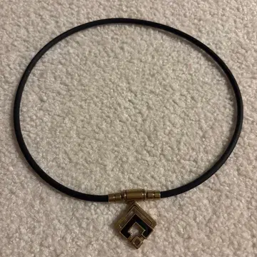 기하학 패턴 골드 목걸이