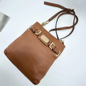 새상품급 마이클코어스 숄더백 로고 주름 가죽 사선 크로스 브라운