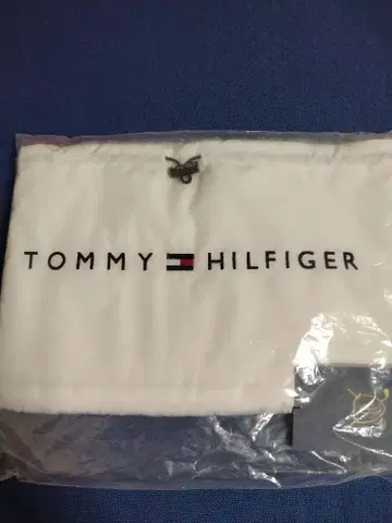 TOMMY HILFIGER 화이트 넥워머