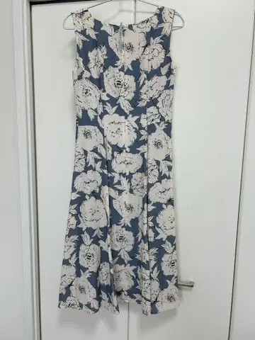 새상품급 ANAYI 38 꽃무늬 슬리브리스 원피스