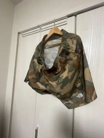 THE NORTH FACE 카모플라쥬 숏팬츠