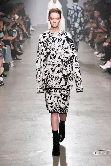 크리스천 와이난츠 오버 사이즈 니트 셋업