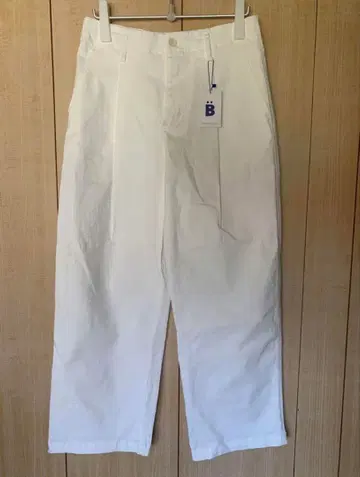 [ 새상품 ] 턱 와이드 팬츠 화이트 bonbon