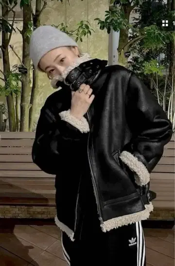 Ungrid Ssize 인조 모피 블랙 무스탕 코트