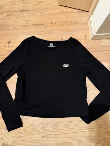 GAP 블랙 긴팔 상의 S