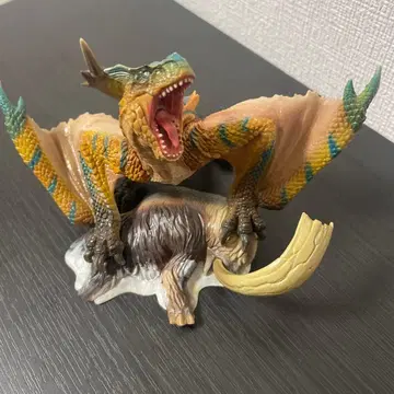 몬스터 헌터 티가렉스 피규어