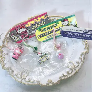 헬로키티 도쿄 한정판 한조몬 버전 헬로키티 & 민쿠루 족쇄