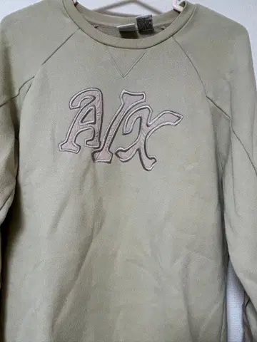 A|X 베이지 맨투맨 M