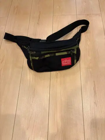 Manhattan Portage 숄더백 블랙/카모플라쥬