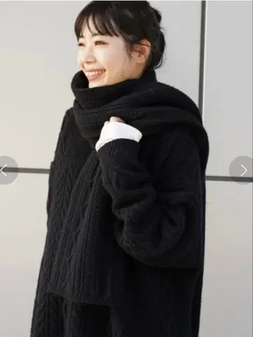 Deuxieme Classe Cable Scarf