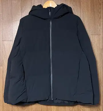 [새상품급] 유니클로 심리스 다운 24년산 블랙 XL