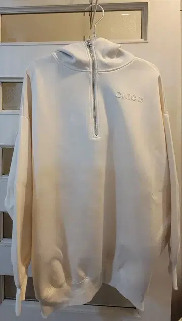 CHICO 하프 지퍼 오버 사이즈 후드티 화이트