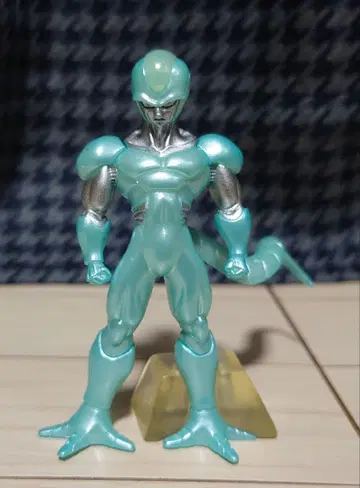 드래곤볼 메탈 쿠우라 피규어