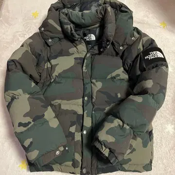 THE NORTH FACE 카모플라쥬 다운 자켓