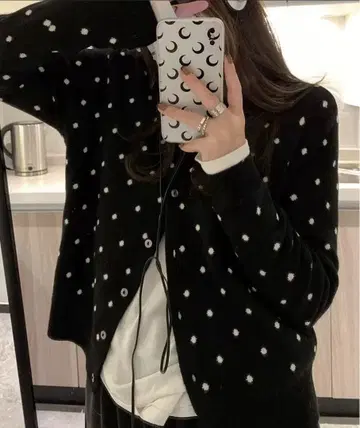 도트 무늬 블랙 니트 가디건