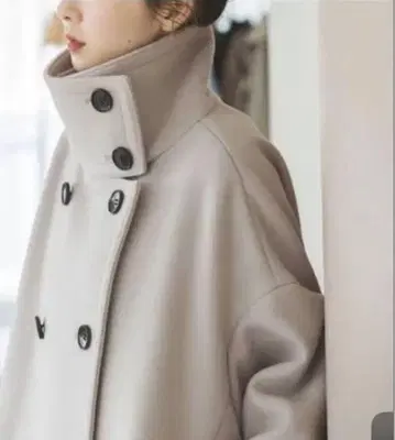 noble 스탠드 칼라 오버코트 베이지