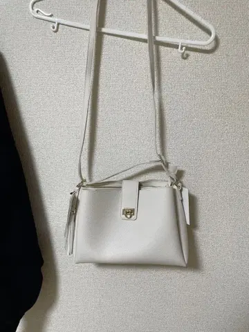 택 포함 미사용 glove 화이트 숄더백