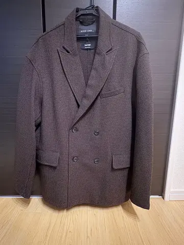 NIKO AND - 브라운 더블 브레스트 테일러드 자켓