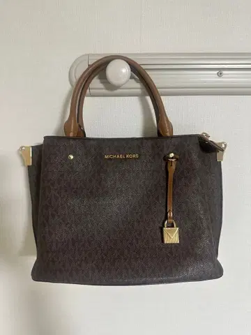 MICHAEL KORS 브라운 토트백