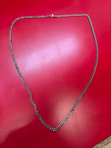 실버 체인 목걸이