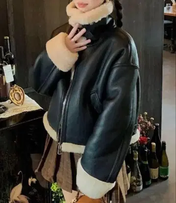 숏 기장 페이크 무스탕 자켓