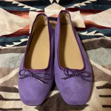 보라색 리본 포함 플랫슈즈
