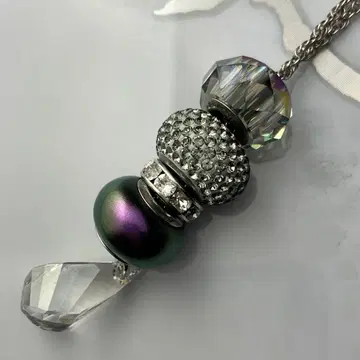 스와로브스키 참 롱 목걸이