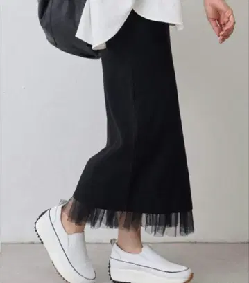 비어즐리 츄츄 니트 스커트