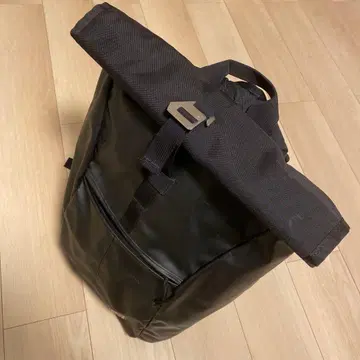 CHROME 블랙 롤탑 백팩