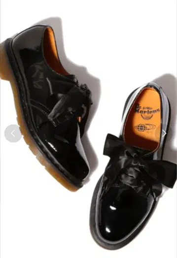 닥터 마틴 블랙 리본 로퍼