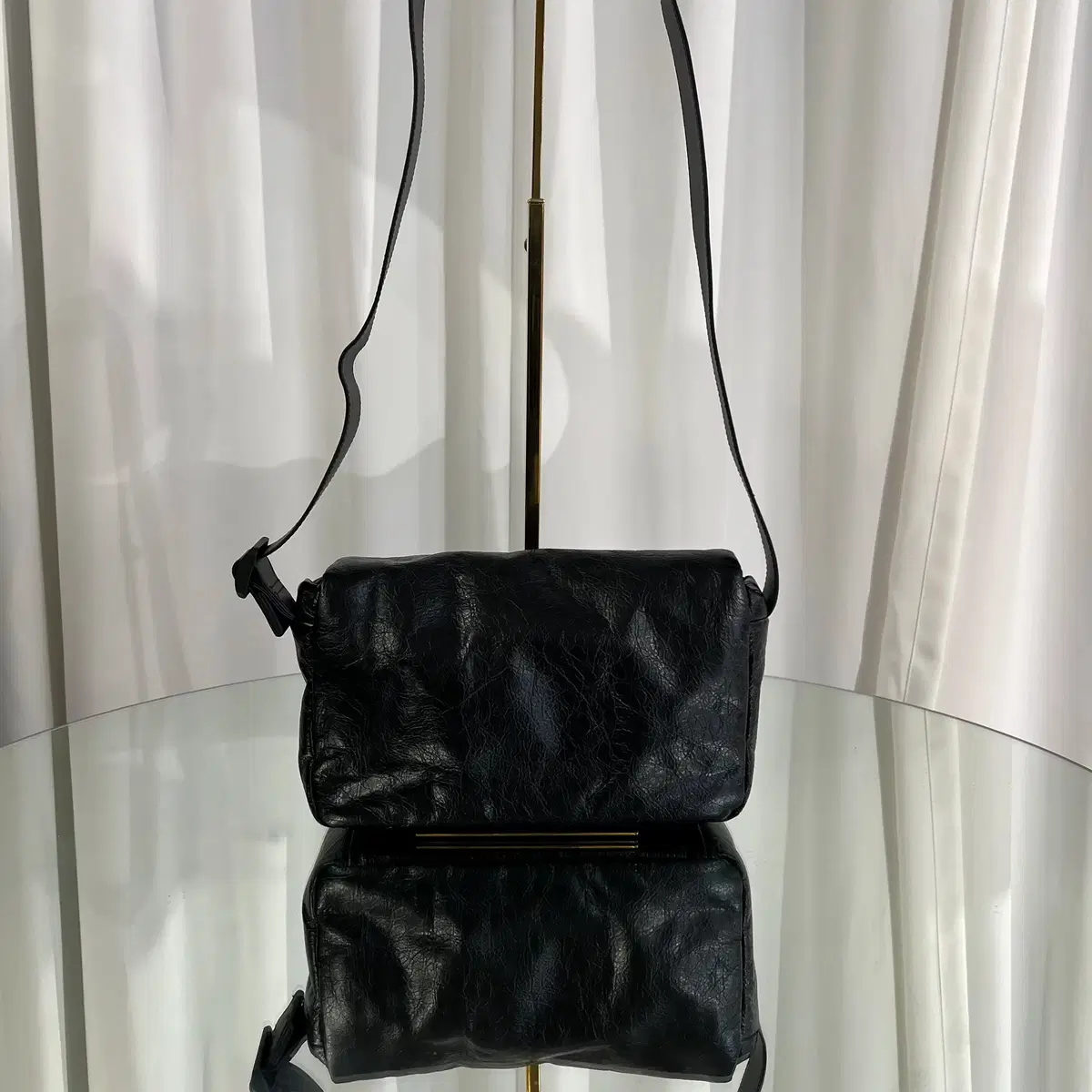 발렌시아가 BB로고 모나코 메신저백