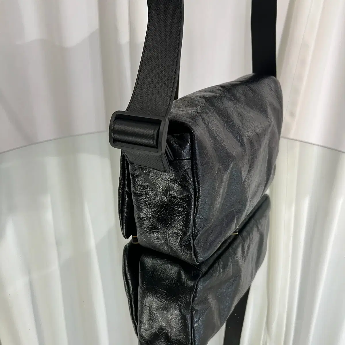 발렌시아가 BB로고 모나코 메신저백