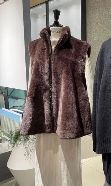 ASTRAET 스트럿 플레어 인조 모피 베스트