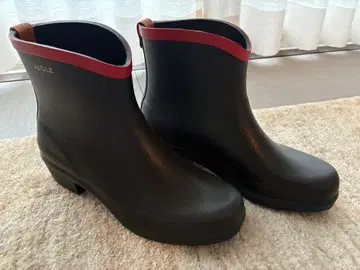 AIGLE 블랙 x 빨간색 미스 줄리엣 37