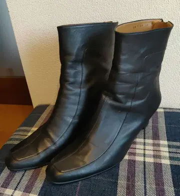 트루사르디 숏부츠 블랙