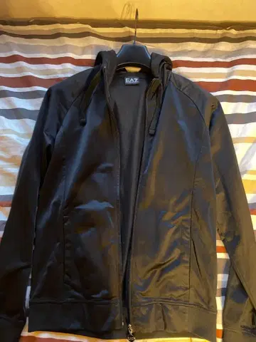 EA7 엠포리오 아르마니 블랙 후디드 트랙 자켓