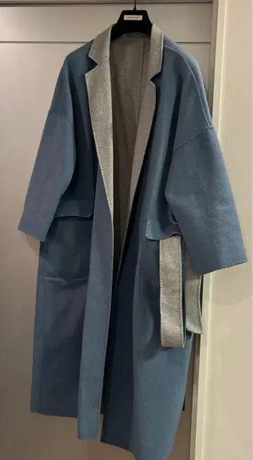 미라 오웬 리버서블 롱 코트 블루 x 그레이 새상품급