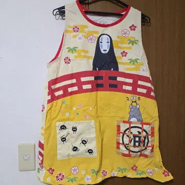 센과 치히로의 행방불명 에이프런