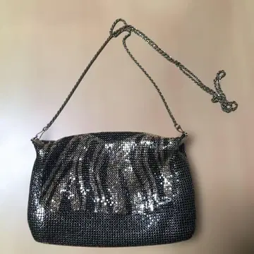 실버 프린지 디자인 숄더백